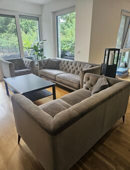 Moderne Sofa 3-Teilig »Narmada« Leonique Chesterfield - Samt Grau - Mönchengladbach
