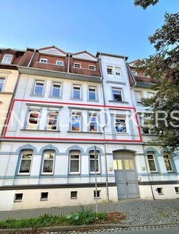 Attraktive 3-Raum Mietwohnung mit überdachtem Balkon und neuer Einbauküche in Zentrumsnähe von Altenburg - Altenburg