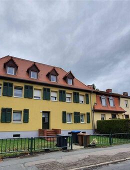 Frisch renovierte 2 Zimmerwohnung mit Einbauküche, Badewanne und Gemeinschaftsgarten! - Bitterfeld-Wolfen