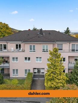 Hochwertige Erdgeschosswohnung mit 2 Terrassen und Garten in Bestlage von Kassel! - Kassel