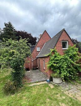Renovierungsbedürftiges Wohnhaus mit ca. 850 m² Grundstück in Aschendorf - Papenburg