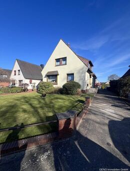2 Familienhaus mit schönem Grundstück ( Wohnrecht im EG vorhanden ) - Ganderkesee