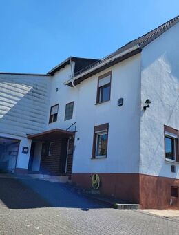 Einfamilienhaus mit Einliegerwohnung in Hillscheid - Hillscheid