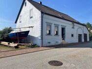 Elschbach-Bruchmühlbach Miesau: Renovierungsbedürftiges freistehendes Einfamilienhaus mit Garage, Scheune und Garten in beliebter Lage. - Bruchmühlbach-Miesau