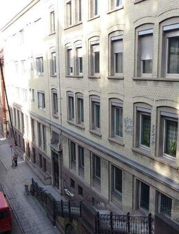 WG Gründung ! Atemberaubende 7 Zimmer Wohnung - Stuttgart