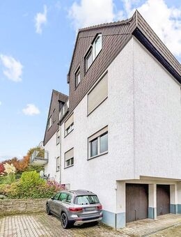 Große Erdgeschosswohnung mit Sonnenterrasse und 2 PKW-Stellplätze in Bad Soden am Taunus - Bad Soden (Taunus)