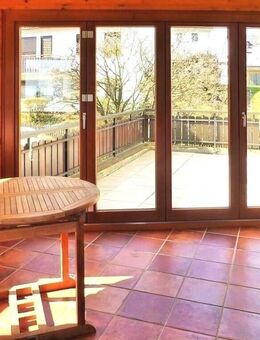 Sehr schöne 5-Zimmer-Maisonette-Wohnung mit großem Balkon und Einbauküche in schöner Lage von Ahnatal-Heckershausen - Ahnatal