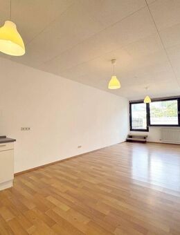 Großzügige 4 ZKB Wohnung mit Küche und und Dachterrasse in zentraler Lage - Kaiserslautern
