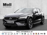 Volvo V60, Cross Country Cross Country Ultimate AWD B5 Benzin digitales Sitze, Jahr 2024 - Aachen