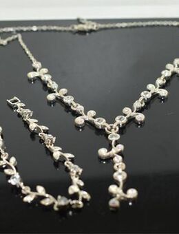 Brautschmuck Kette mit kleine Strasssteinen. Länge 50 cm. - Herne