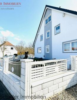 Traumhaftes Zweifamilienhaus - Garten, Outdoorküche, Garage, Einliegerwohnung u. v. m. - Adelsdorf