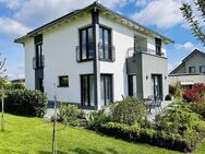 Luxuriöses, modernes Einfamilienhaus in ruhiger Ortsrandlage mit Photovoltaik und Wärmepumpe - Heinersreuth