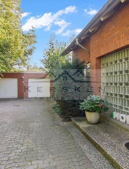 1-2 Familienhaus mit und Doppelgarage auf einem sehr schön gelegenem Grundstück - Riede