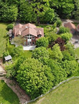 Repräsentatives Anwesen mit gehobener Ausstattung, Garten und flexibler Wohn-/Gewerbefläche im EG - Jesteburg