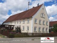 Gepflegtes Bauernhaus mit Einliegerwohnung, großem Grundstück und Bauplatz - Buch (Bayern)