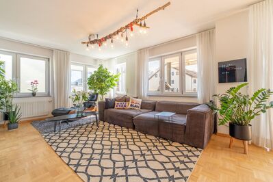 Traumhafte 5,5 - Zimmerwohnung in ruhiger Wohnlage mit Balkon