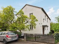Provisionsfrei - Ruhig gelegenes Zweifamilienhaus mit schönem Garten in gefragter Wohngegend - Landshut