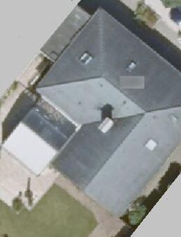 Bungalow mit Einliegerwohnung im Dachgeschoss, Rheinberg-Ossenberg - wunderschön gelegen, mit großem liebevoll angelegtem Garten - Rheinberg