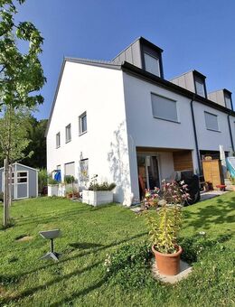 Für Familien - Modernes, sonniges KfW40-REH mit Süd-Garten in gesunder Massivholzbauweise - München