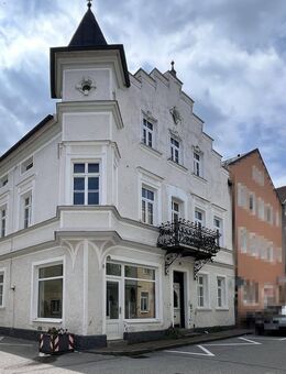 Wo Geschichte auf Lebensqualität trifft - Baudenkmal Neorenaissance-Eckhaus in ruhiger Altstadtlage - Mühldorf (Inn)