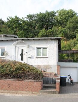 Haus: 2 Wohnungen, 2 Eingänge, 2 Terrassen. Platz für 2 Generationen! - Vettweiß