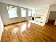 Helle 2-Zimmer Wohnung mit Einbauküche und Balkon in zentraler Lage. - Magdeburg