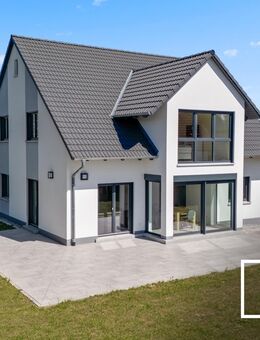 Hochwertiger Neubau! Energieeffizientes Architektenhaus mit Privatsphäre auf großem Grundstück - Hummeltal