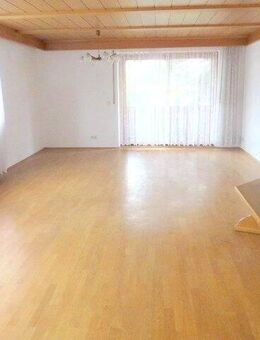 4-Zimmer-Wohnung mit Balkon in Deggendorf - viel Platz und sofort bezugsfrei - - Deggendorf