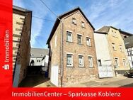 Viele Zimmer, gute Bausubstanz, gute Lage! Hier steckt jede Menge Potential drin! - Koblenz