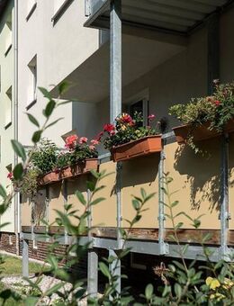 Hübsche Wohnung mit Balkon + Loggia und Stellplatz - Chemnitz