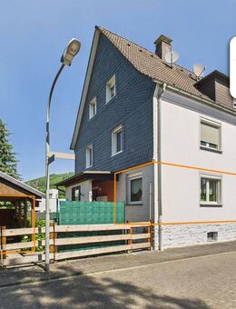 SCHADE IMMOBILIEN - Super Kapitalanlage in Nähe des AquaMagis. Erdgeschosswohnung inkl. Carport. - Plettenberg
