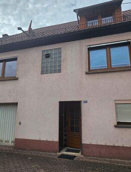 gepflegtes Einfamilienhaus / Garage in Illingen-Hüttigweiler - Illingen (Saarland)