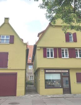 Altstadthaus mit Terrasse, Einbauküche und Garage - Nördlingen