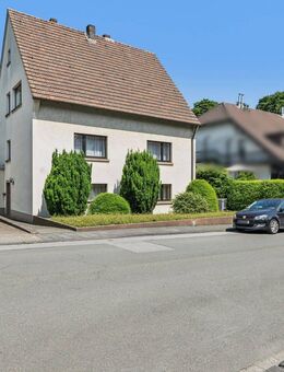 Großzügiges und vielseitiges Zweifamilienhaus in guter Lage von Mülheim-Winkhausen - Mülheim (Ruhr)