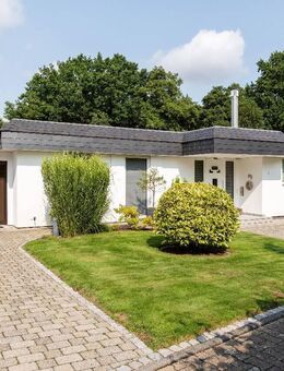 Neu in Schlebusch: Hochwertig ausgestatteter Bungalow mit ca. 219 m² Wohnfläche, 2 Garagen u.v.m. - Leverkusen