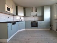 Frisch renovierte 2-Zimmer-Wohnung mit Abstellkammer, Balkon & Tiefgarage – Erstbezug ab 01.04.2025 in Oberasbach - Oberasbach