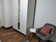 Schönes und voll möbliertes 19 m² WG-Zimmer in einer 3-Zimmer-Wohnung im Zentrum von Stuttgart - Stuttgart