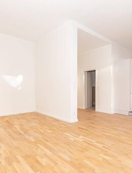 Attraktive 2-Zimmer-Altbauwohnung in ruhiger Lage! Saniert und bezugsfrei! - Berlin