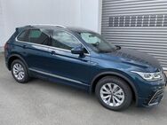 VW Tiguan, 2.0 TDI R-Line IQ Light Rückf, Jahr 2023 - Kyritz