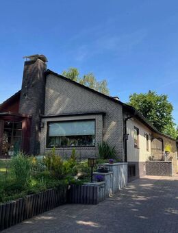 Lust auf Umbau? Vollunterkellertes 5-Zimmer-Haus mit Wintergarten - Borstel-Hohenraden