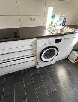 Küchenblock 320 cm weiß matt mit Einbaugeräten - Bielefeld Ummeln