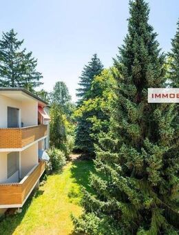 IMMOBERLIN.DE - Geschmackvoll kernsanierte Wohnung mit Loggia & Pkw-Stellplatz - Berlin