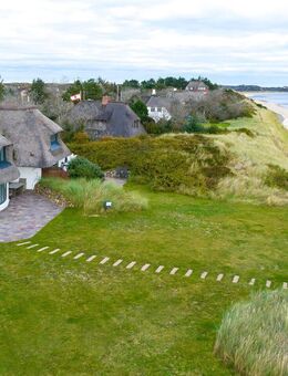 Hamptons auf Sylt - Reetgedeckte Haushälfte in erster Reihe mit Meerblick und Strandzugang - List