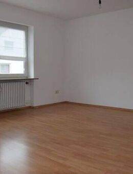 Schöne 3 Zimmer-Wohnung -1.OG - Südbalkon -Hausmeister-90522 Oberasbach - Oberasbach