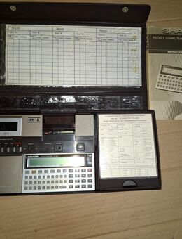 Der Sharp PC-1251 ist ein Pocket-Computer - Borna Zentrum