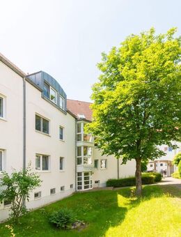 RUHEPOL AM STADTRAND // Vollständig möblierte 2-Raum-Wohnung mit Erker, Einbauküche & Gäste-WC - Leipzig