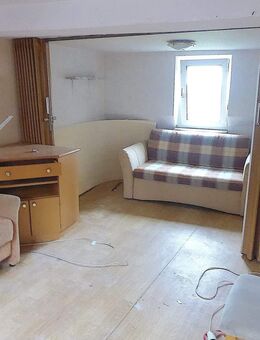 Kleine Doppelhaushälfte mit großer Scheune - Rettert