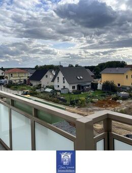 Wohlfühlwohnung mit Balkon und moderner Ausstattung im Erstbezug! Rollstuhlgerecht! - Arnsdorf