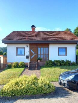 Schneckenhausen - Freistehendes Einfamilienhaus mit Garage - Schneckenhausen