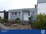 Charmanter BUNGALOW mit Split-Leve-Architektur mit großen Garten und Südterrasse - Neusäß